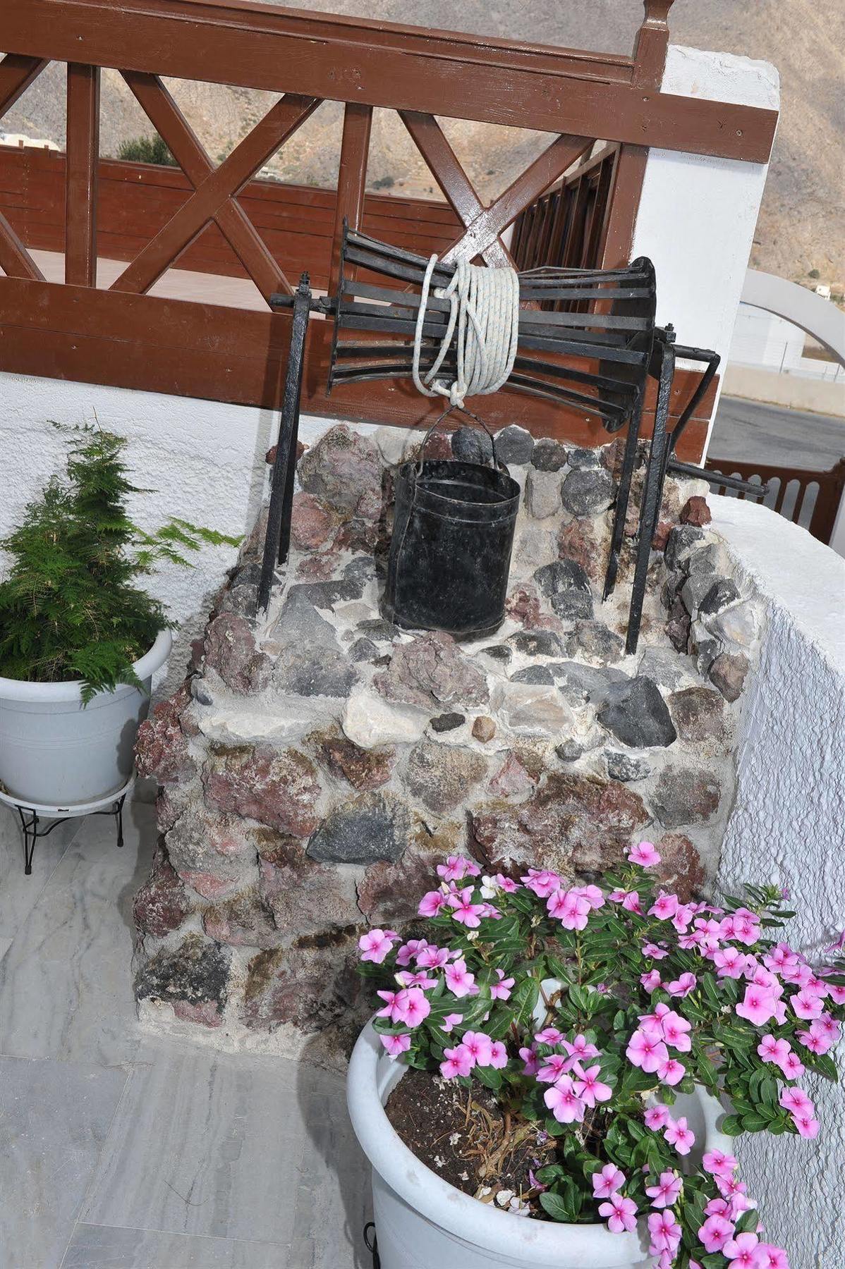 Santa Irini Hotel Perissa  Exterior photo